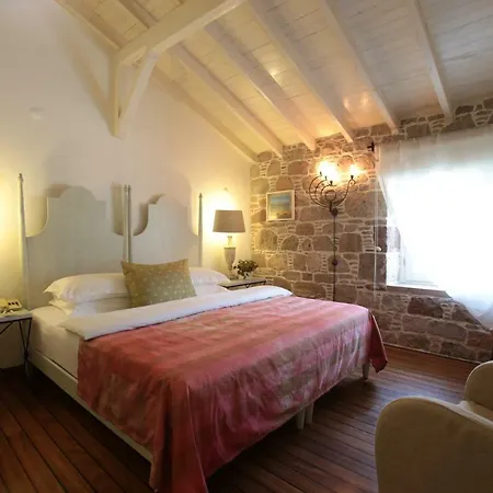 Cunda Lena 2*